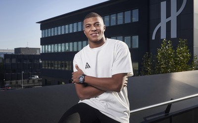 完美电竞-伊朗足球名将之子入选国家队引关注